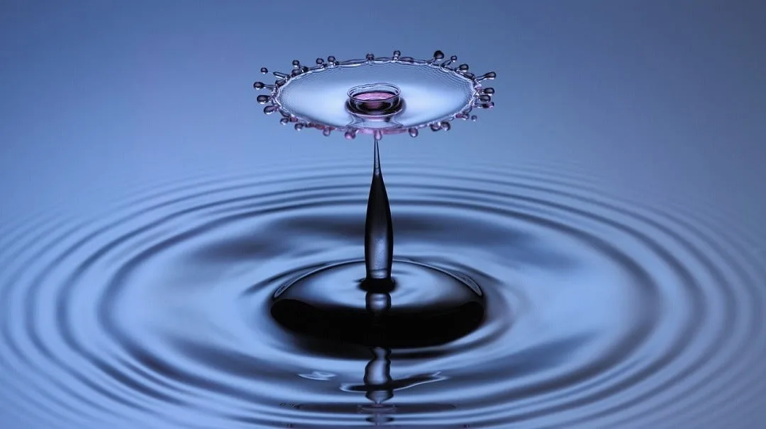 Slow Motion Photo Stills 1x1050 1